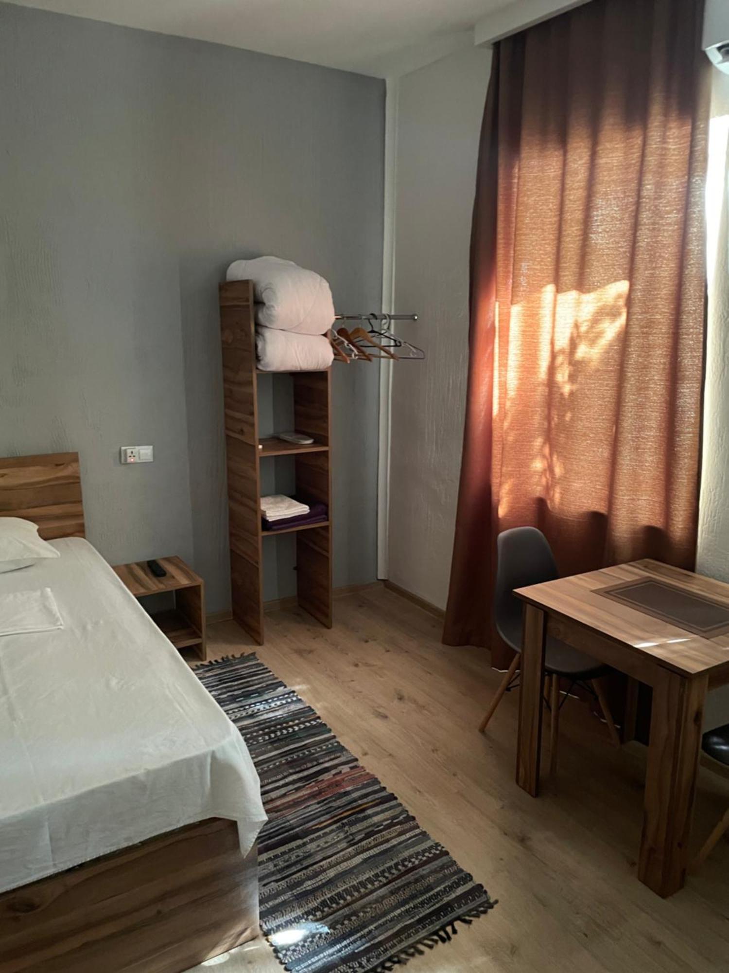 Apartment In The City Center With The Garden Ereván Exterior foto